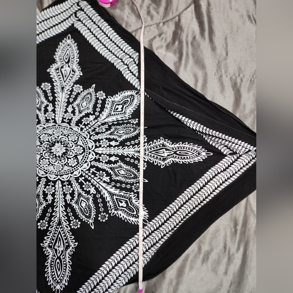 NWOT India Boutique Medallion Print Top - Picture 9 of 10